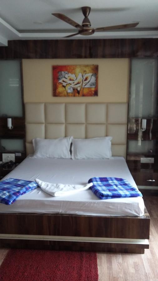 Hotel Crystal International Dhanbād Exteriör bild